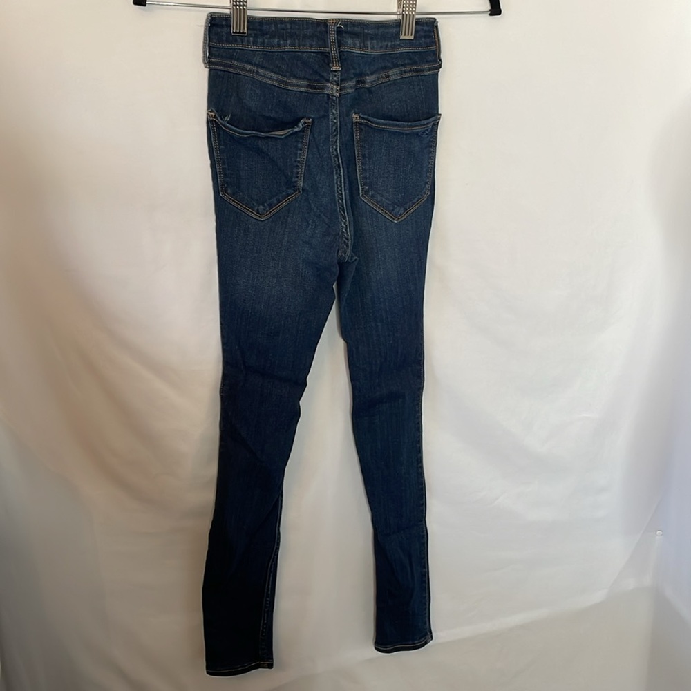 Hollister ultra high rise blue jeans stretchy distressed size 00 - Picture 2 of 4